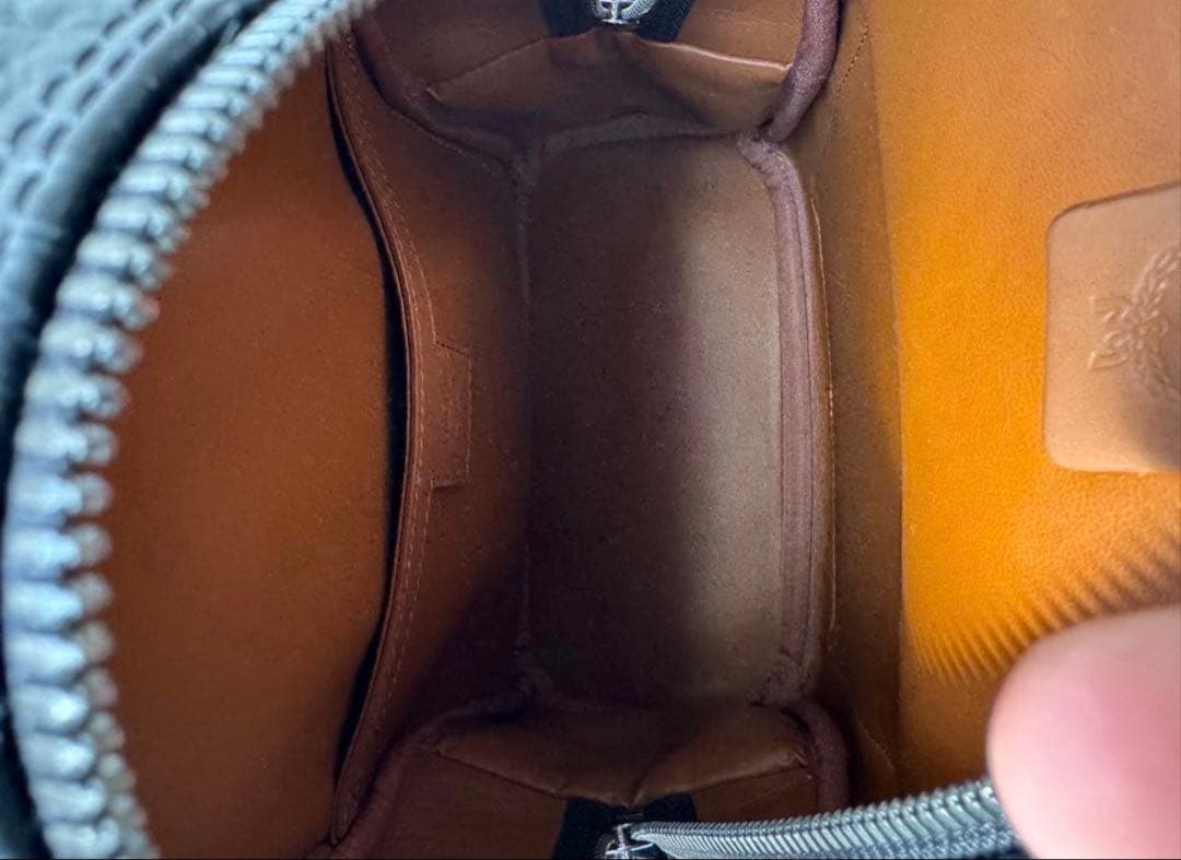 MCM ブラックレザー リュック ミニ袋付き　本物