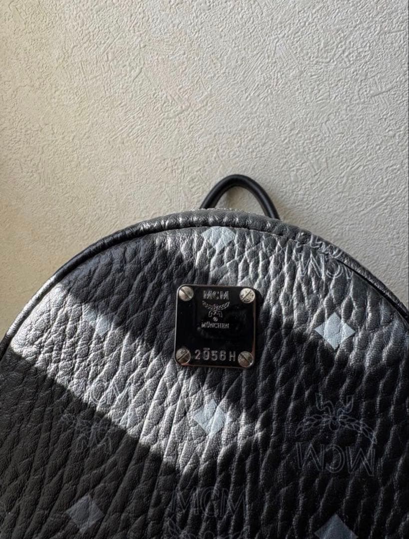 MCM ブラックレザー リュック ミニ袋付き　本物