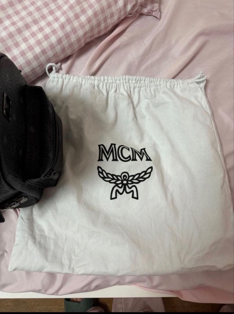 MCM ブラックレザー リュック ミニ袋付き　本物