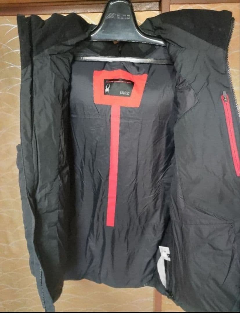 SPYDER スパイダー U.S.SKI TEAM フード付きダウンベスト。