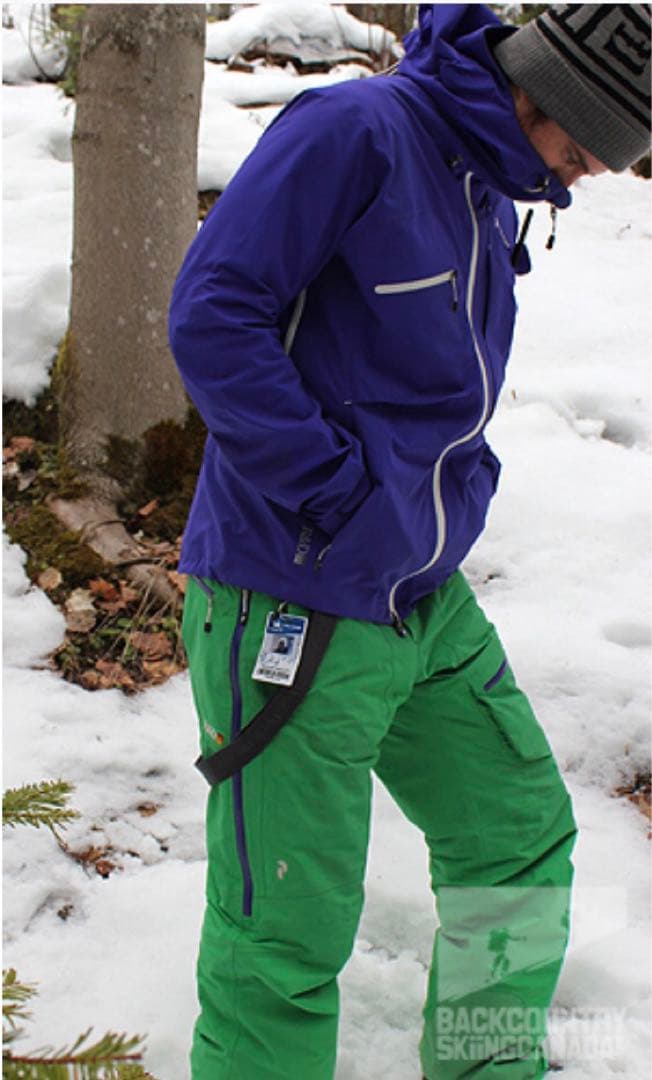 美品【Peak Performance】 スノーウェア　M HELILOFT J