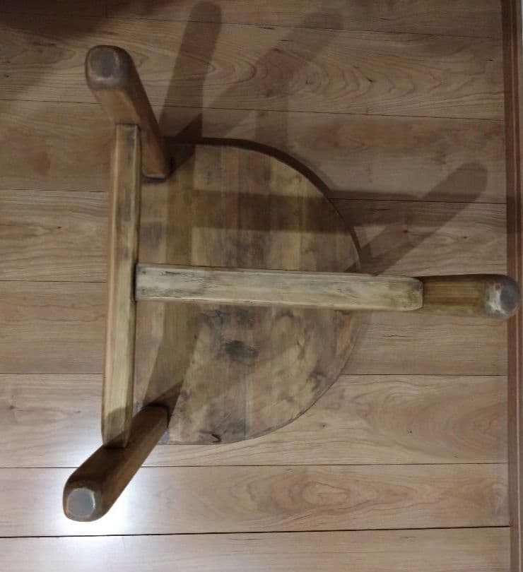 檜の半丸椅子(85)　値下げ❕大変座りやすく、つるつるに仕上げ、アンティーク調