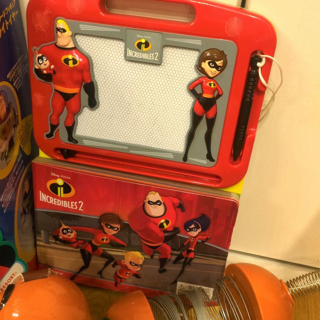 ディズニー　ピクサー　トイストーリー　ミスターインクレディブル　フィギュア