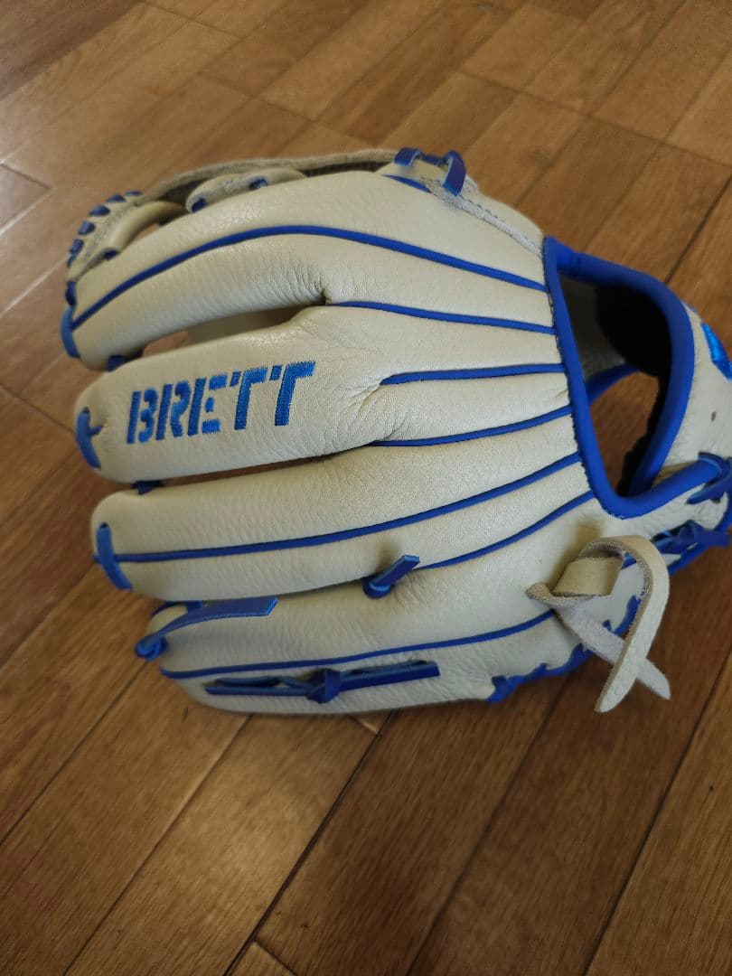 BRETT 軟式グローブ ホワイト/ブルー　新品