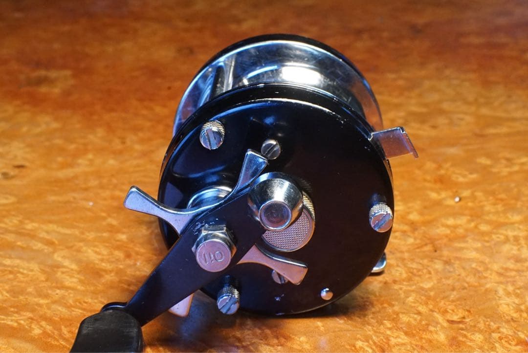 ABU アンバサダー 5001 C メンテ済 フレーム修正済 - メルカリ