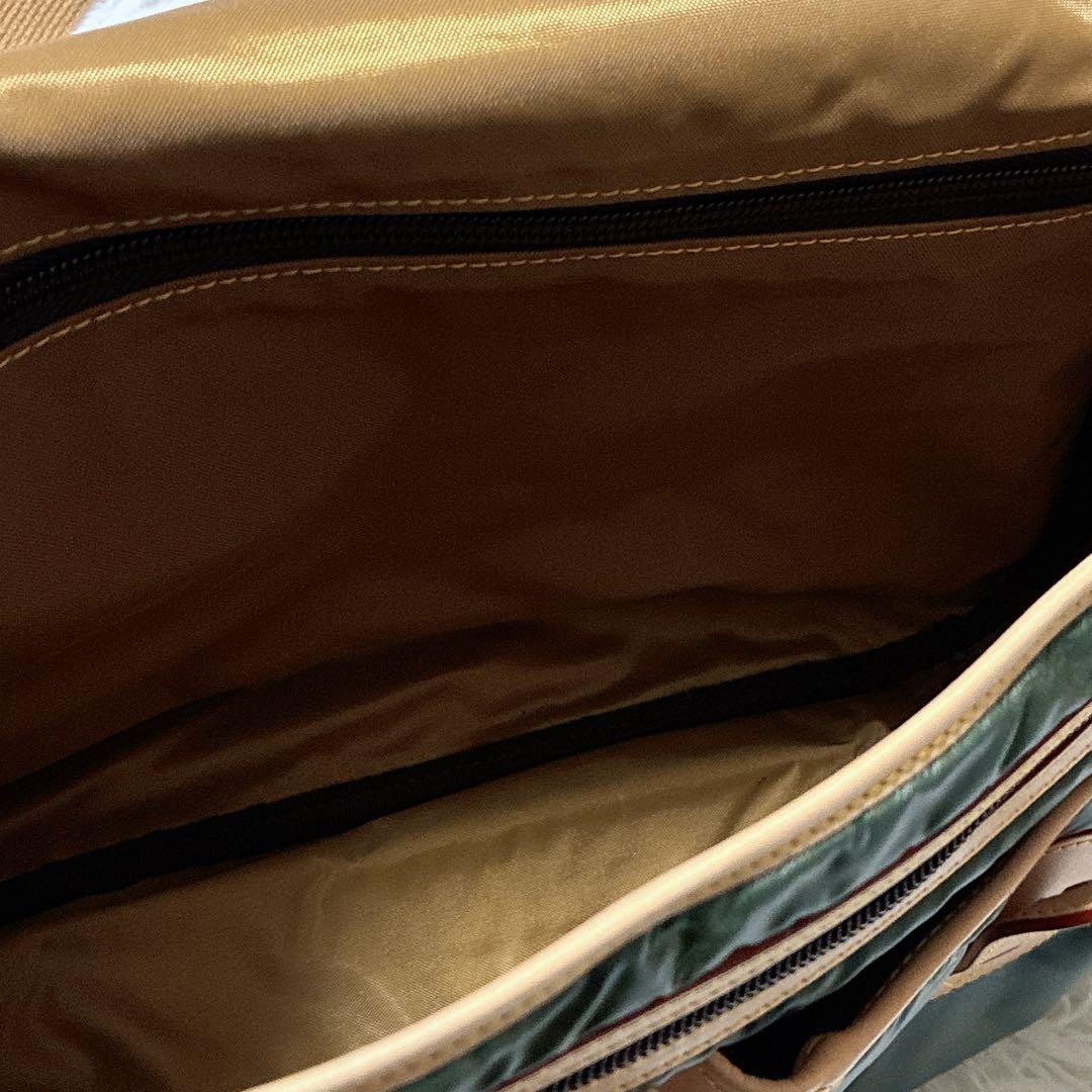 良品⭐️ハンティングワールド　バチュークロス　メッセンジャーバッグ　メンズ　カーキ