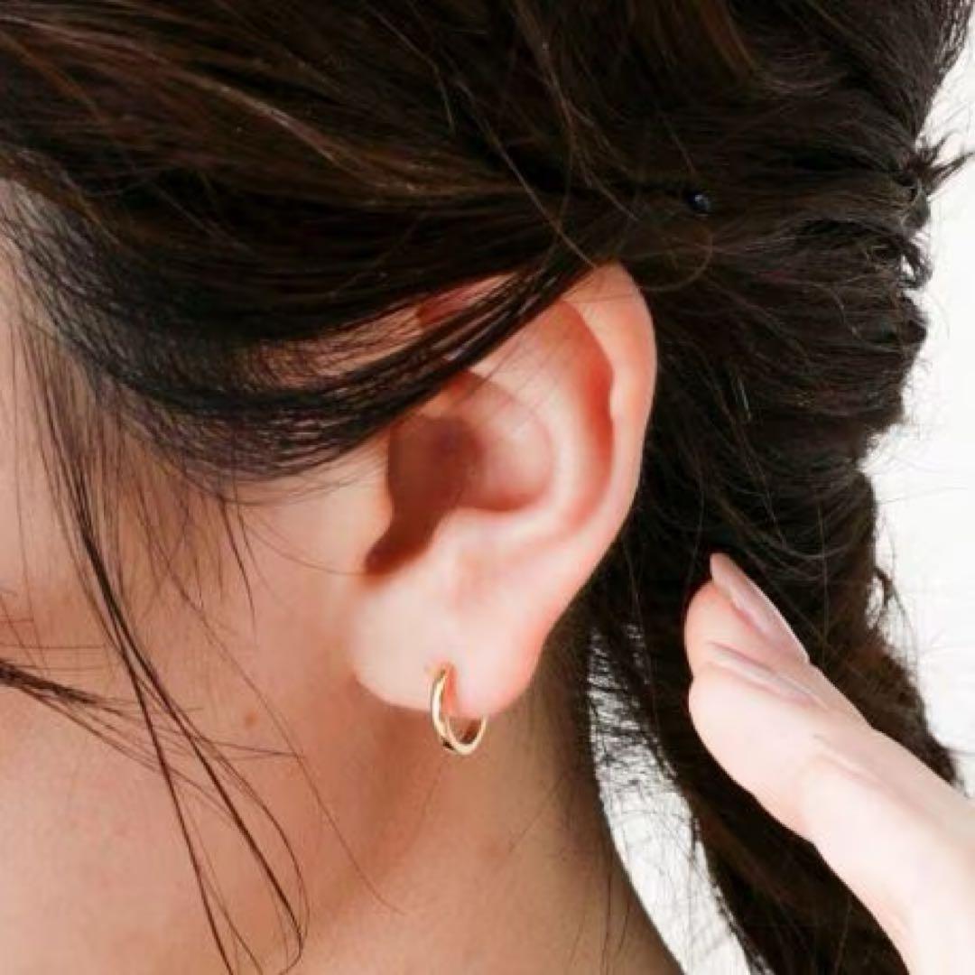 ココシュニック　COCOSHNIK K18ゴールド フープピアス。片方のみ。