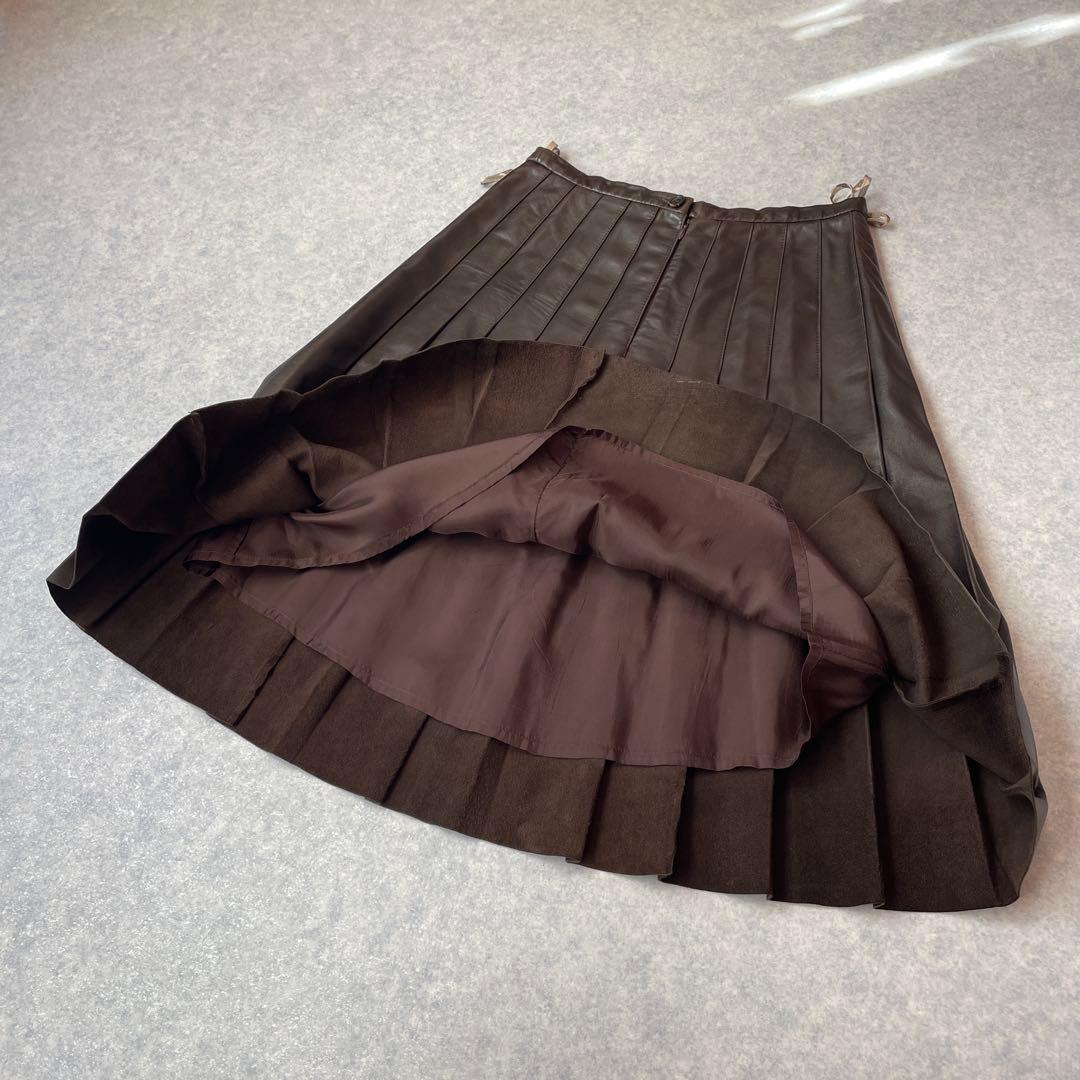 上質 バーバリー ロンドン ラムレザー プリーツスカート ダーク