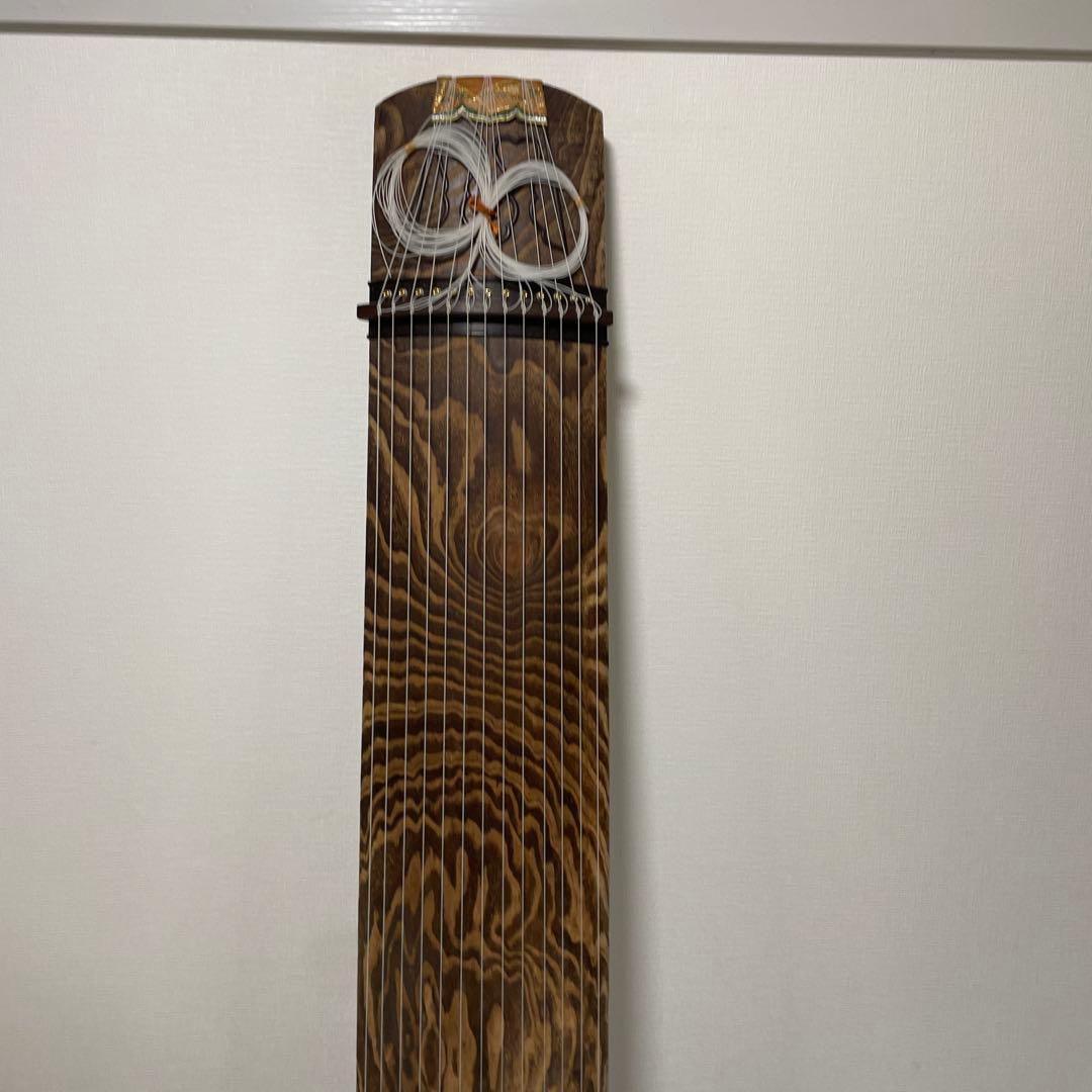 送料無料! 高級 和琴 お箏 綾杉彫り 義伸刀銘 和楽器 弦楽器