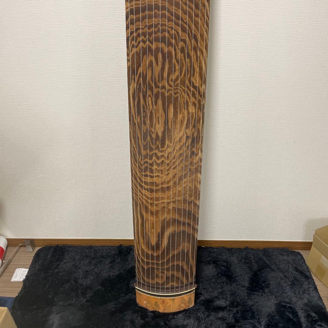 送料無料! 高級 和琴 お箏 綾杉彫り 義伸刀銘 和楽器 弦楽器