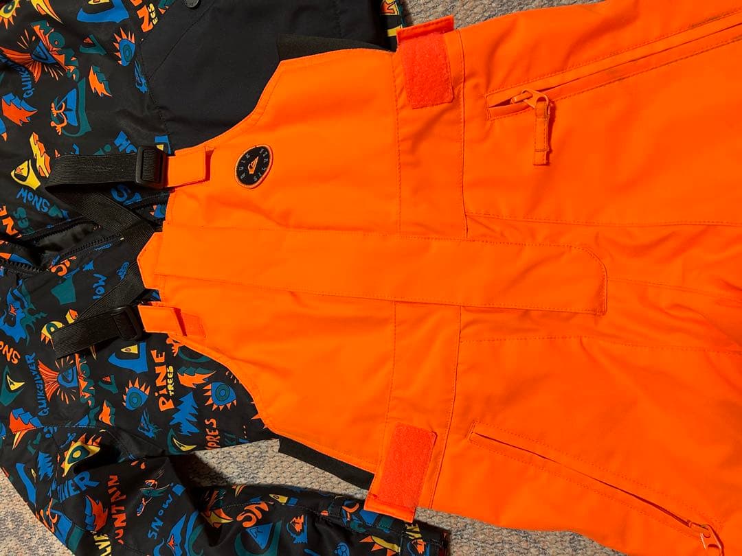 Quick Silver スキー、スノボウェア　上下6〜7歳130 上着美品