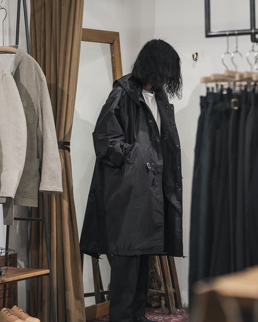 COMOLI コットンシルクフーデッドコート 2