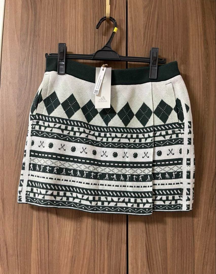 新品✨アディダスゴルフ　泉里香　上下　長袖セーター　ニットスカート　グリーン　L