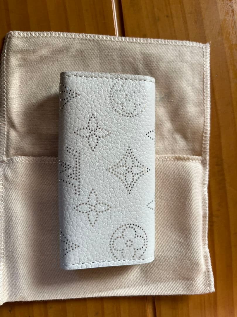 ルイ・ヴィトン キーケース ホワイト