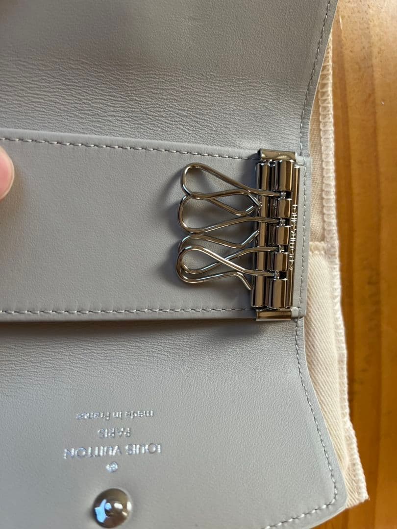 ルイ・ヴィトン キーケース ホワイト