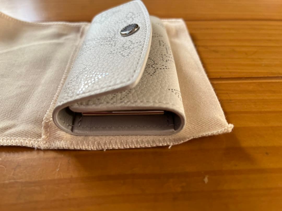 ルイ・ヴィトン キーケース ホワイト