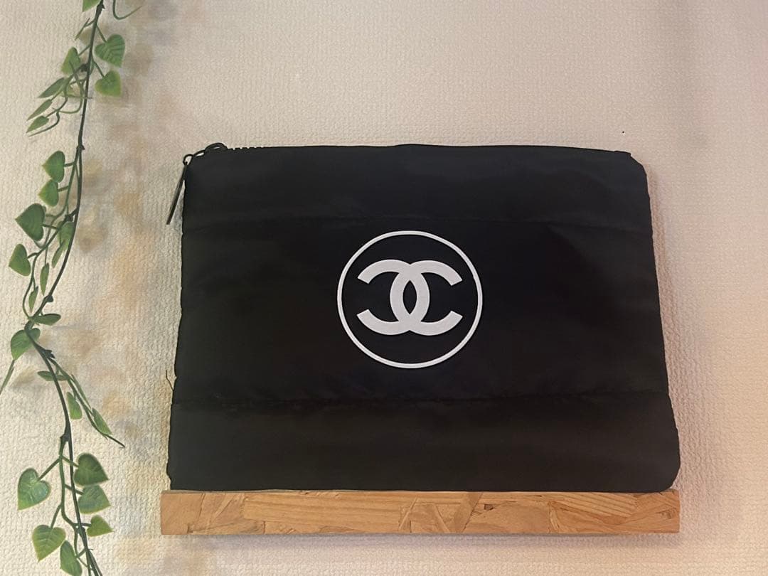 非売品】CHANEL シャネル ノベルティ ブラック ナイロンポーチ - メルカリ