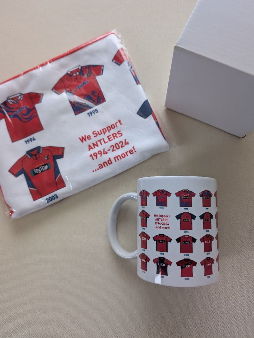 鹿島アントラーズ×LIXIL協賛30周年記念マグカップ&タオル - メルカリ