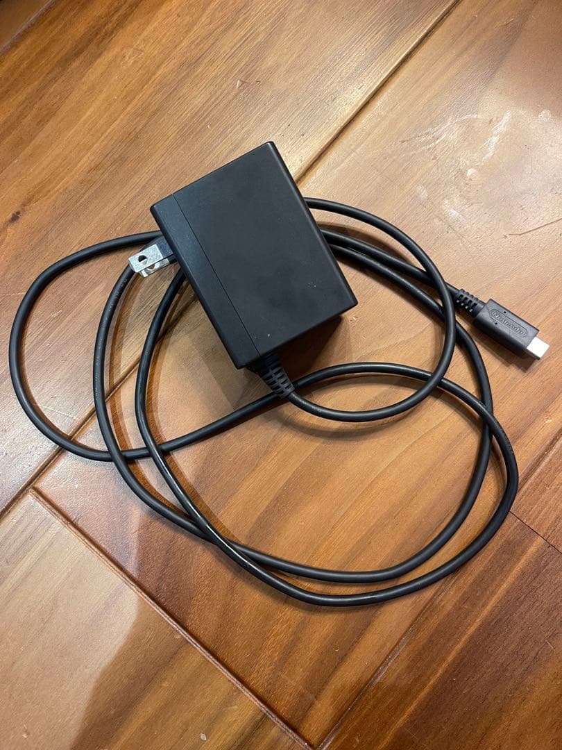 任天堂Switchライト　ケース付き　美品