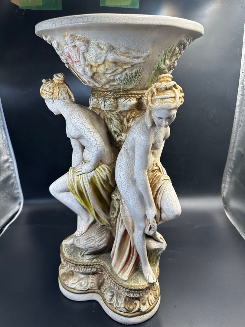 イタリア製 三人のヴィーナス像花台 彫像 ロマンチックな女神像 高さ51.5cm