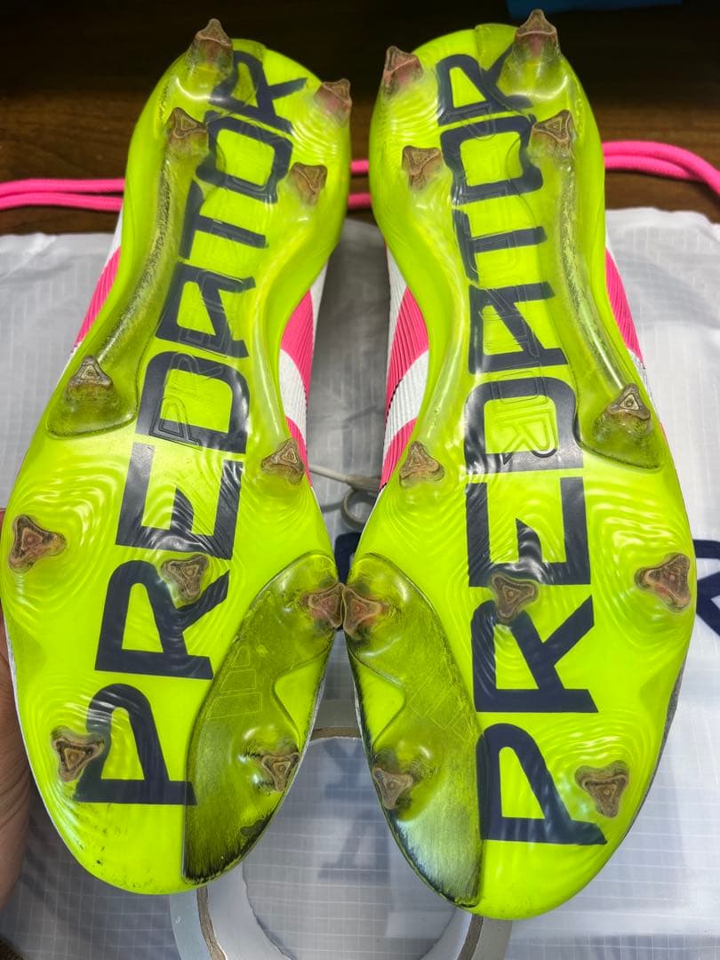 プレデター　スパイク ホワイト/ピンク　26.5センチ　AG FG