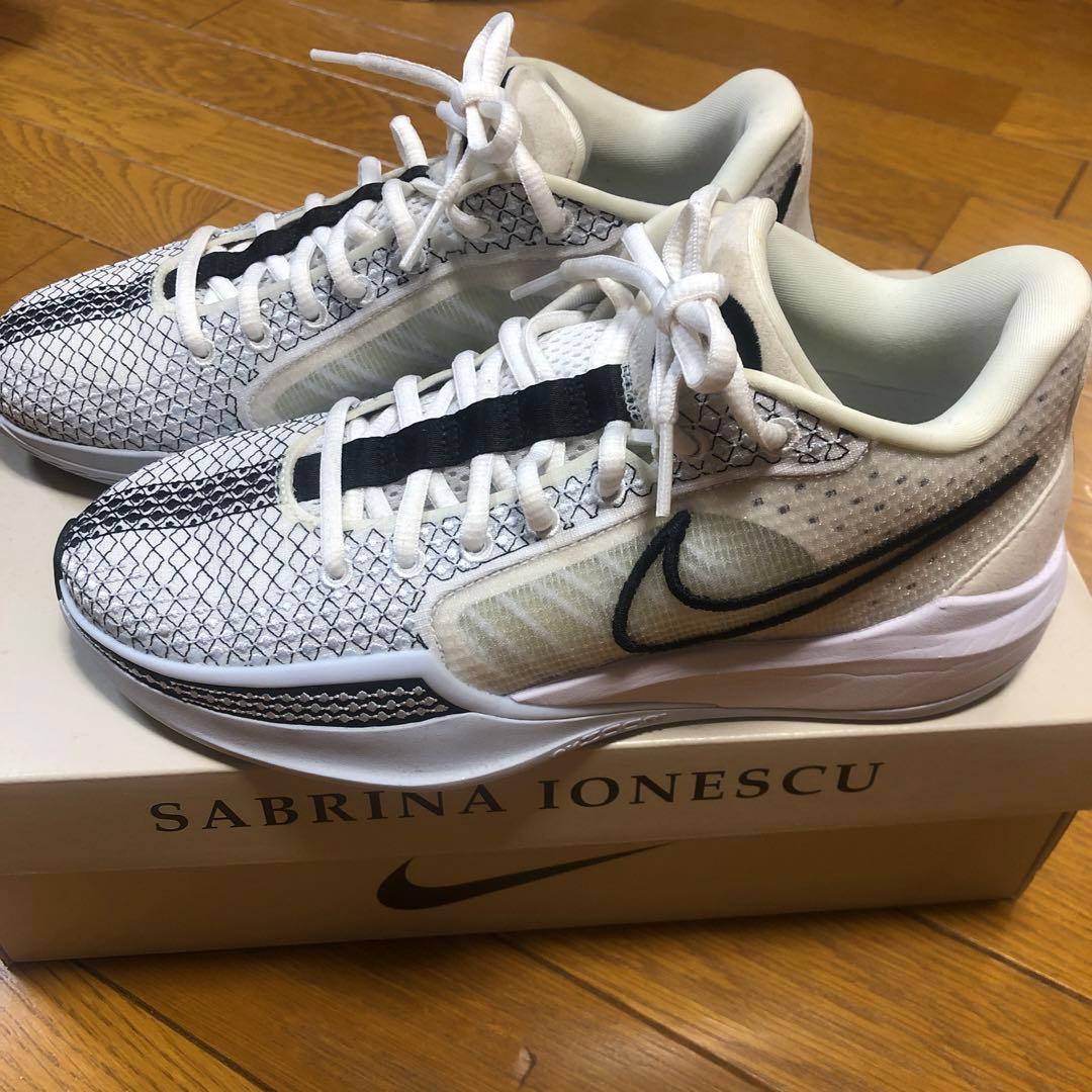 値引き　NIKE バッシュ　サブリナ　24センチ