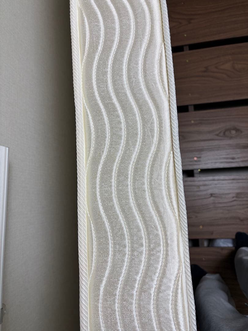 【引き取り限定】LOWYAシングルベッド　マット付き