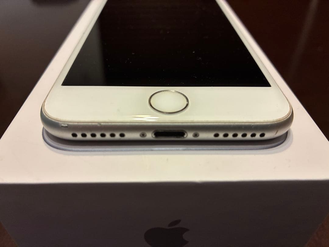 iPhone 8 64GB シルバー 本体　社外バッテリー