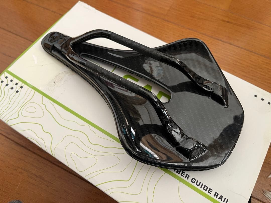 3Dプリントサドル カーボン