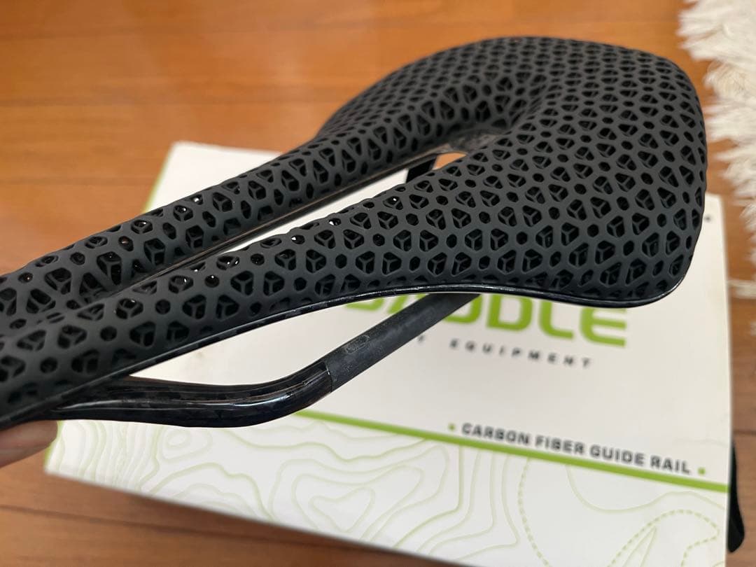 3Dプリントサドル カーボン