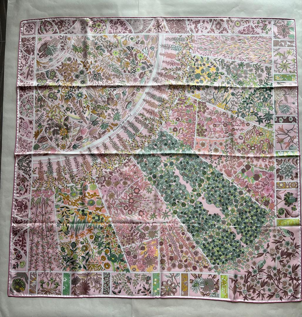 新品未使用.エルメス スカーフ　カレ90 「ジヴェルニーの花」レア柄、ピンク系