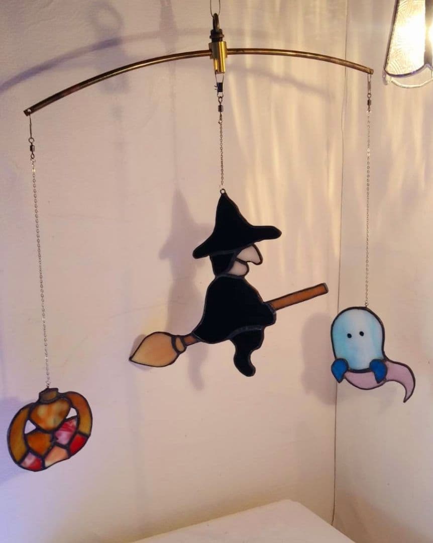 ステンドグラス　ハロウィンモチーフのモビール(魔女、おばけ、カボチャ)