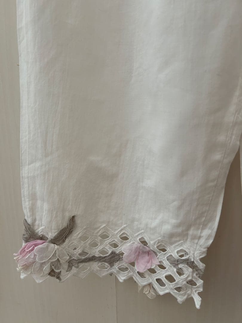 美品さえらホワイト刺繍レーストリムパジャマ上下セットゆったりサイズ