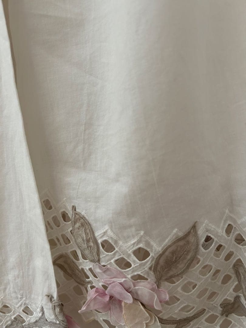 美品さえらホワイト刺繍レーストリムパジャマ上下セットゆったりサイズ