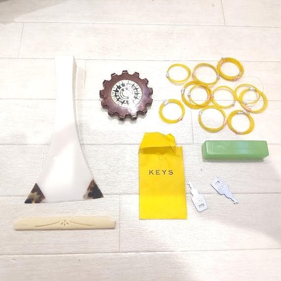 ★ハードケース付★ 三味線 細棹 紫檀 和楽器 伝統 弦楽器 バチ