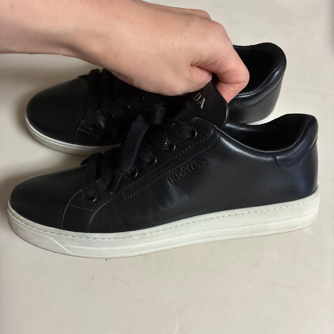 PRADA ブラックレザー スニーカー