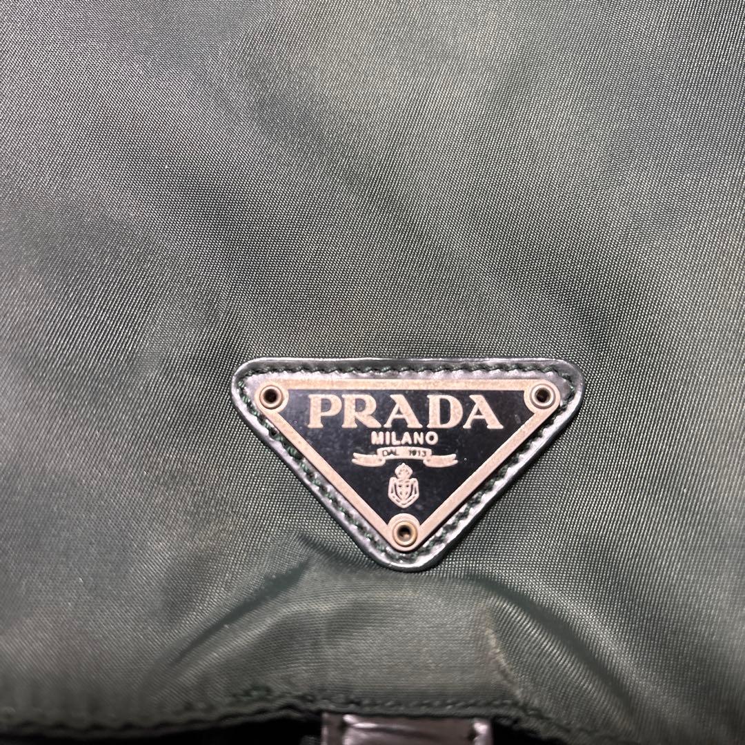 美品☆PRADA プラダ　ナイロン製　ダークグリーン 色　バックパック・リュク