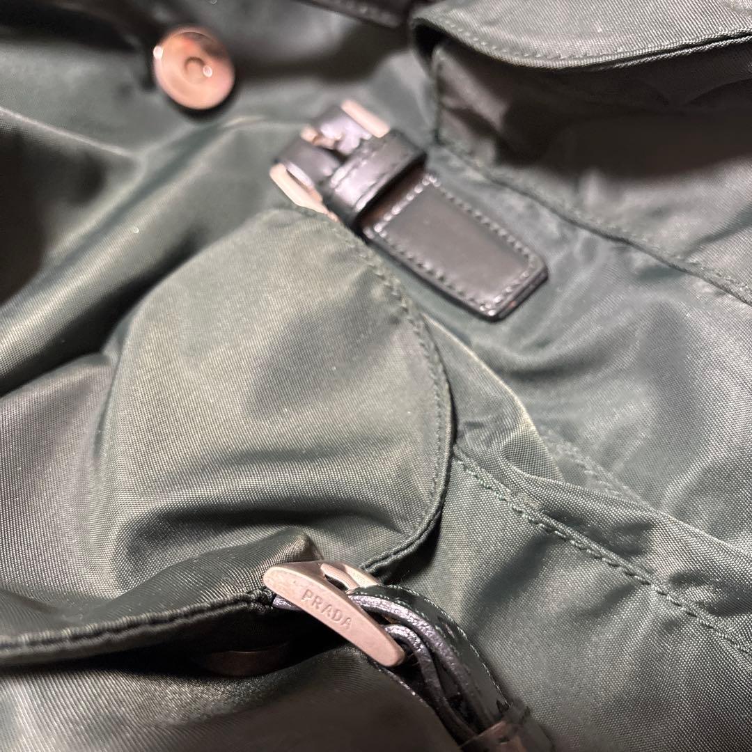 美品☆PRADA プラダ　ナイロン製　ダークグリーン 色　バックパック・リュク