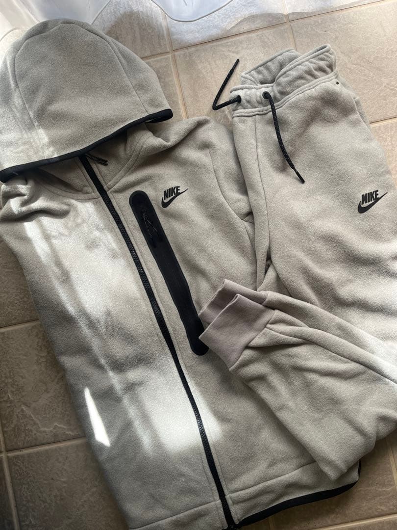 Nike ナイキテックフリース上下セット グレー　Sサイズ
