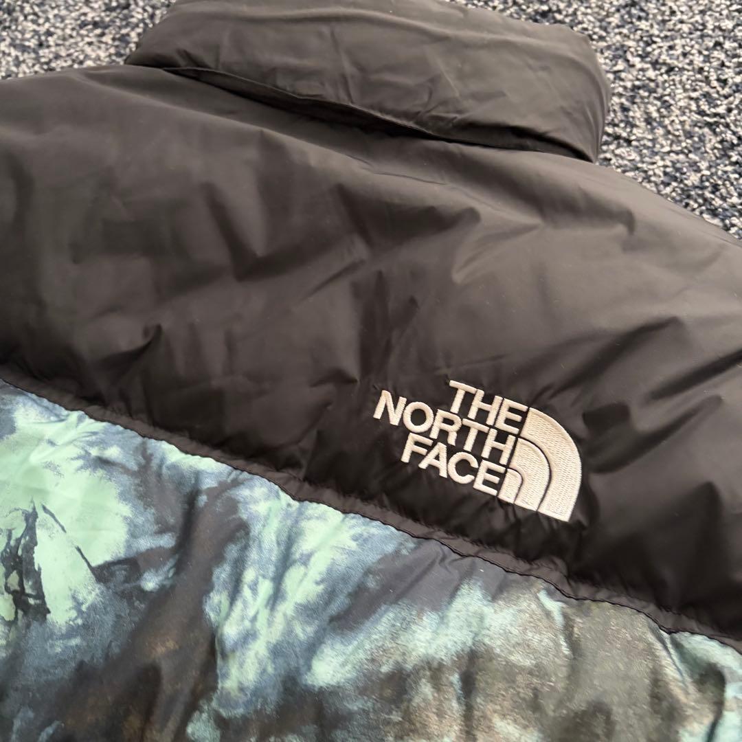 【未使用・タグ付】ノースフェイス　中綿　ダウンジャケット　アウター　総柄　Ｓ