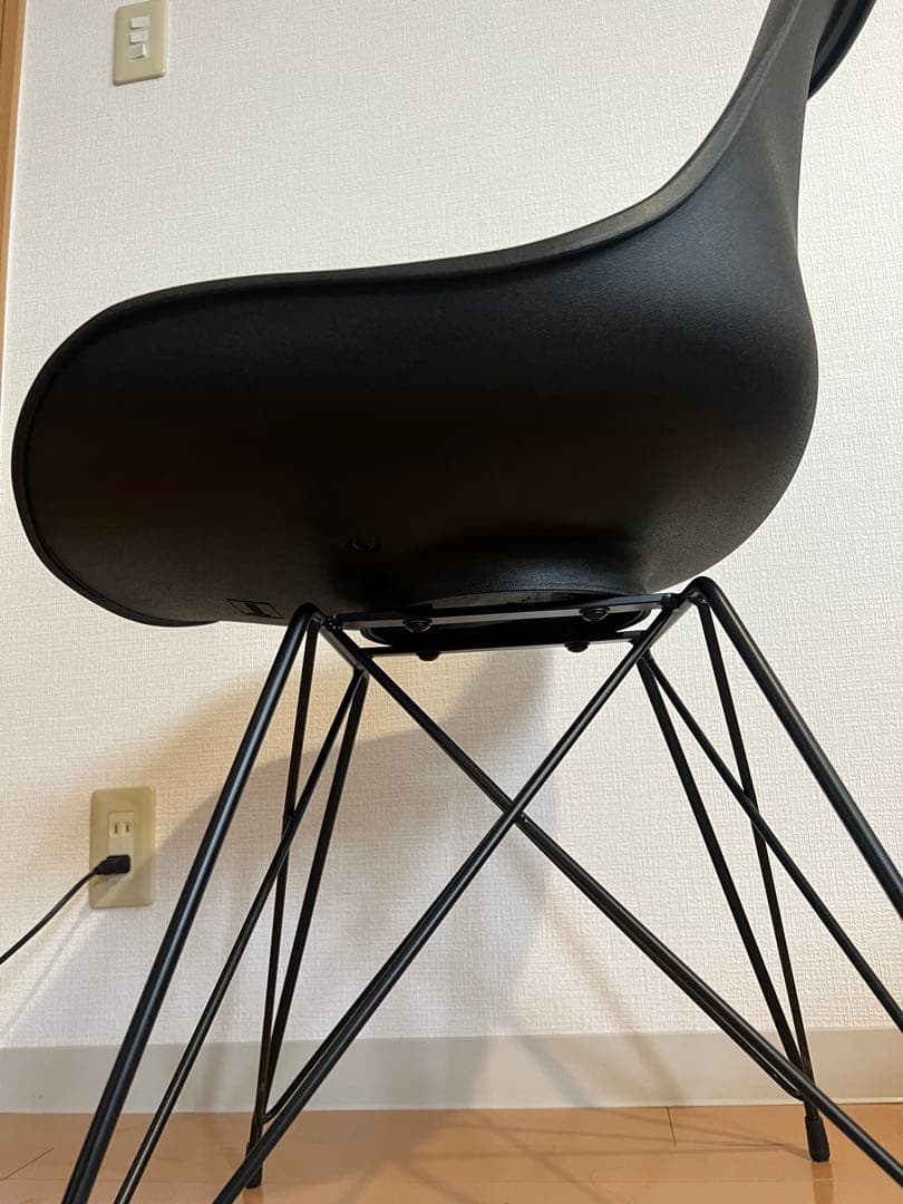 4脚セット　ブラックエッフェルチェア　シェルチェア