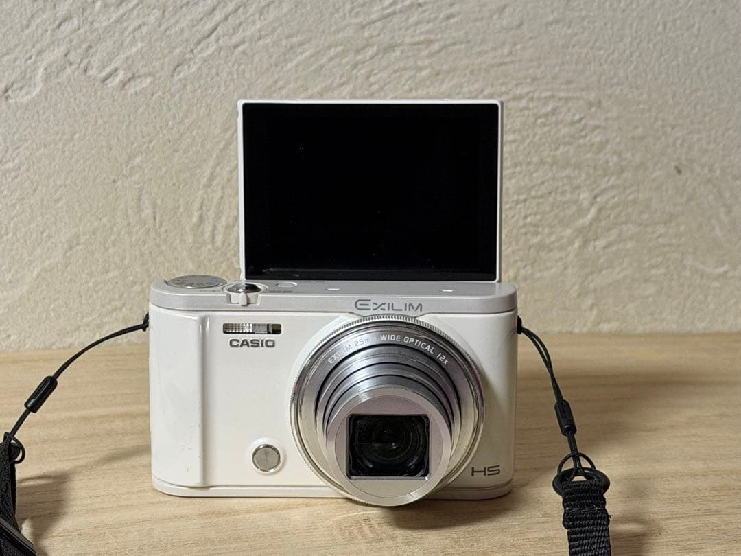 CASIO EXILIM デジタルカメラ ホワイト　値下げ交渉可