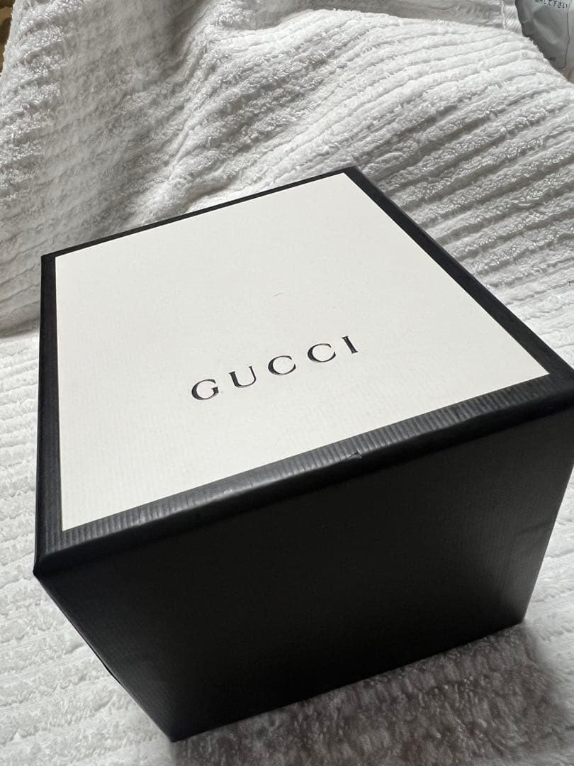 今だけ値下げGUCCI グリーン/レッド ラバーベルト時計ユニセックス