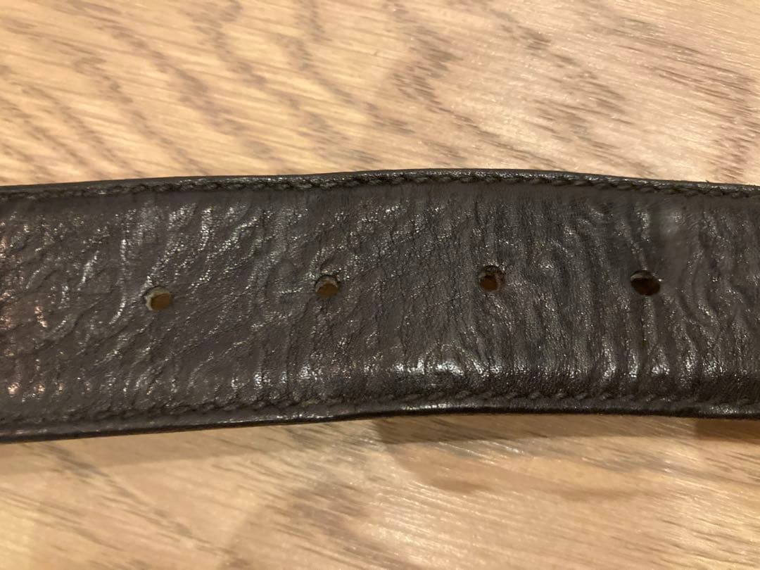 GUCCI 黒レザーベルト GGロゴ付き 箱付き