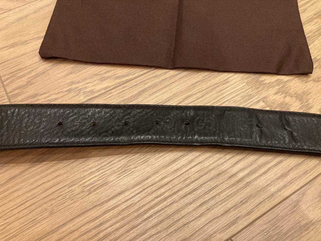 GUCCI 黒レザーベルト GGロゴ付き 箱付き