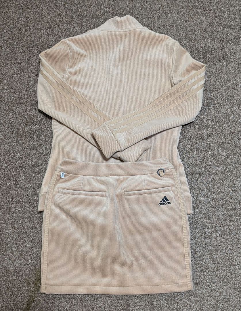 adidas ベージュ ジャケット スカート セット Sサイズの通販｜www