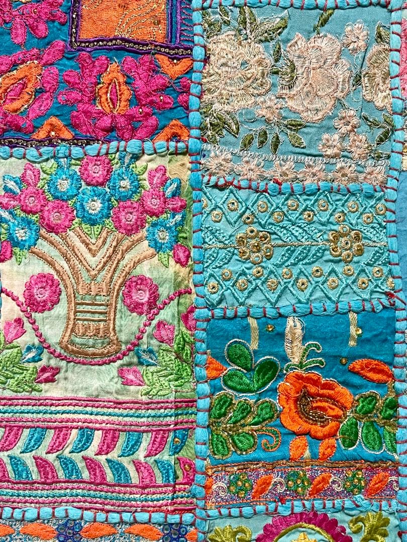 インド ビンテージ サリー パッチワーク タペストリー 刺繍 壁掛け 古布 3