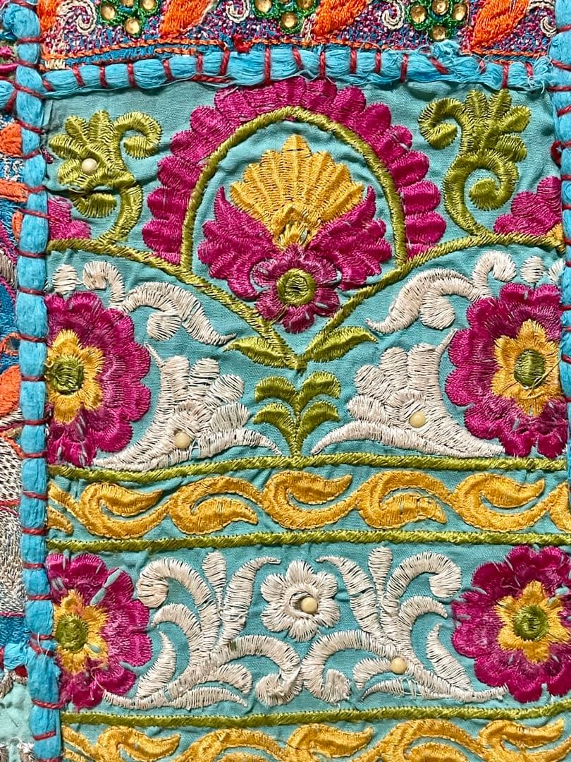 インド ビンテージ サリー パッチワーク タペストリー 刺繍 壁掛け 古布 3