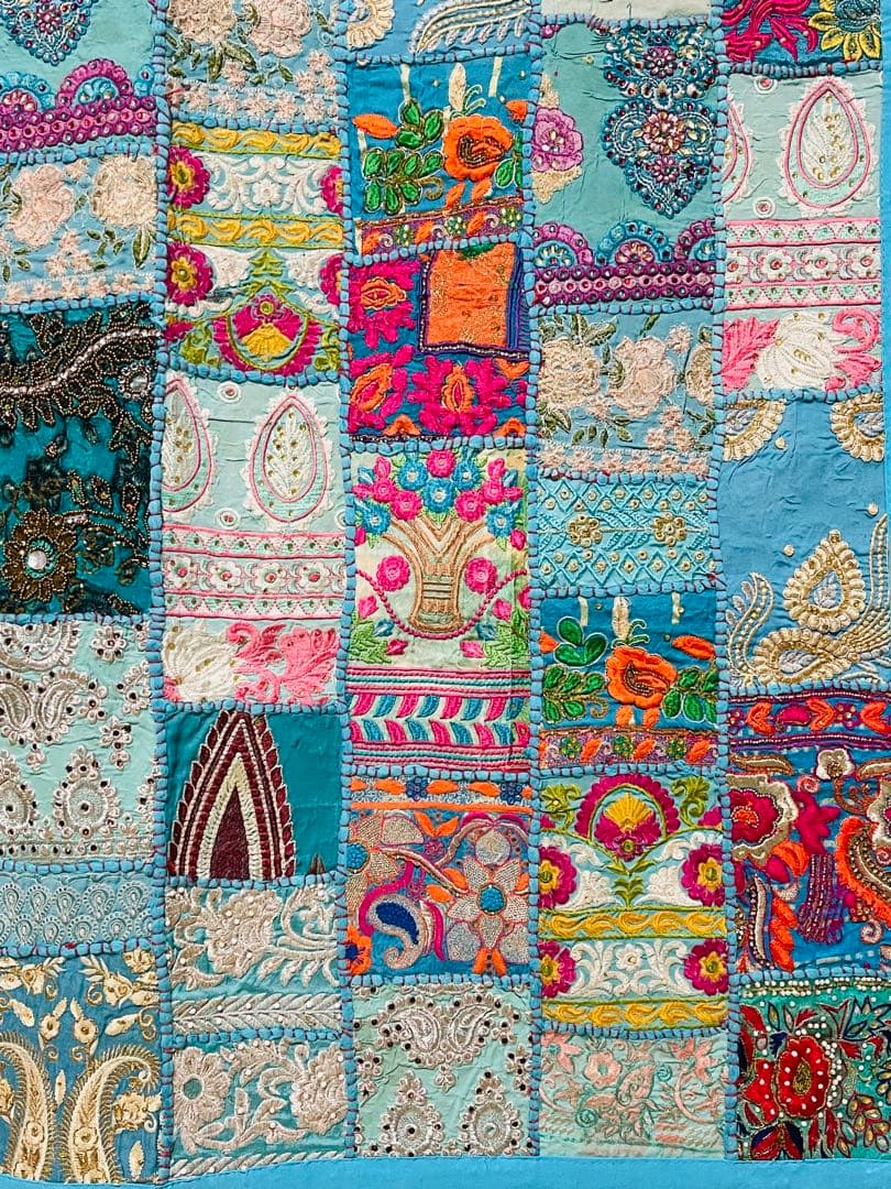 インド ビンテージ サリー パッチワーク タペストリー 刺繍 壁掛け 古布 3