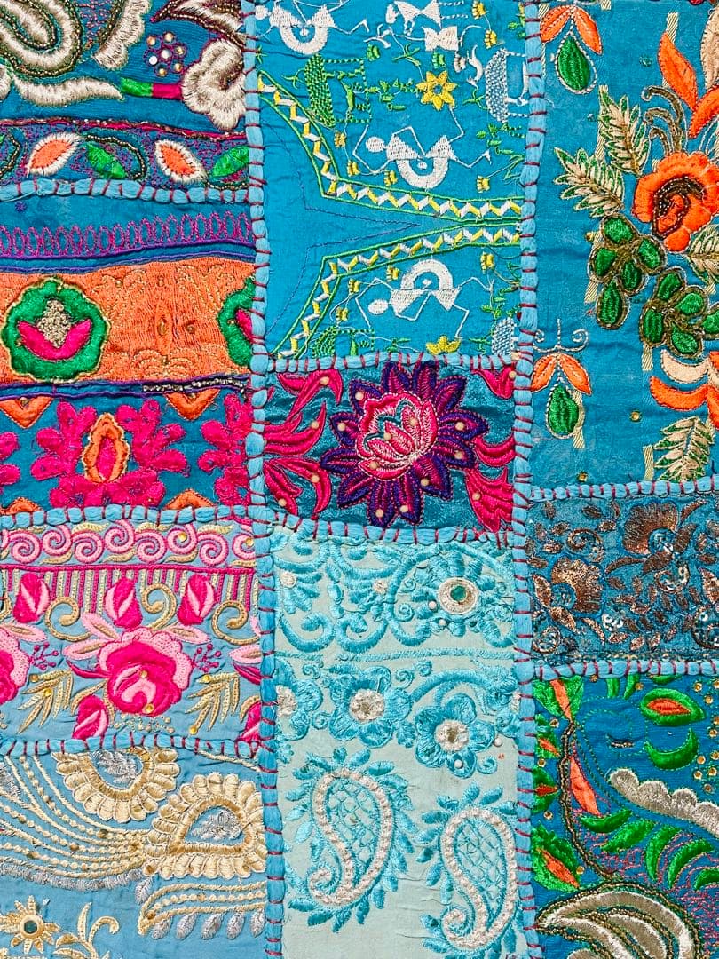 インド ビンテージ サリー パッチワーク タペストリー 刺繍 壁掛け 古布 3
